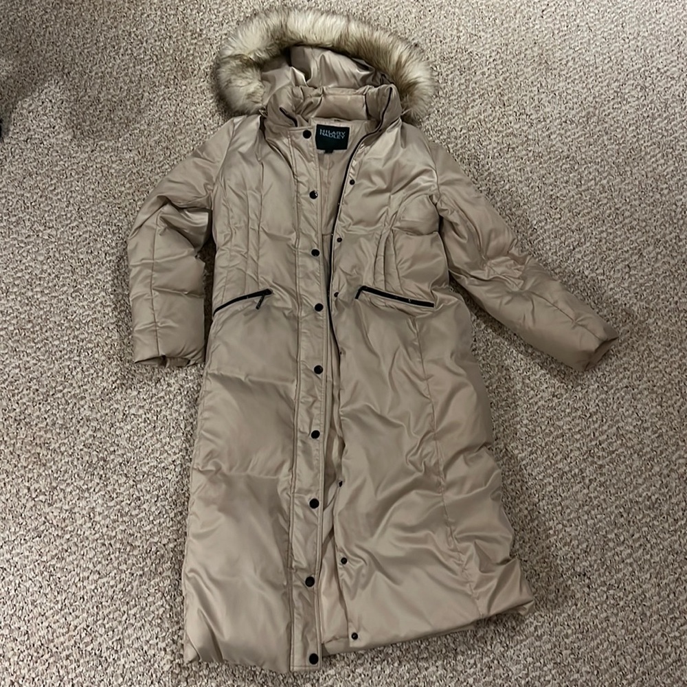 Beautiful long puffer coat!!